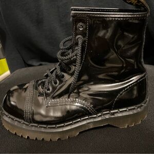 Dr Martens Vintage boots (Late 90’s, Y2K, Millenium era) in great condition.